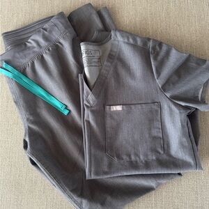 Figs Technical Collection Gray Scrub Set